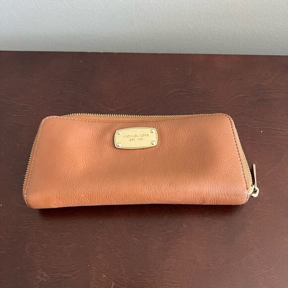 Michael Kors Jet Set Travel Large Travel Continental Wallet - Picture 1 of 11